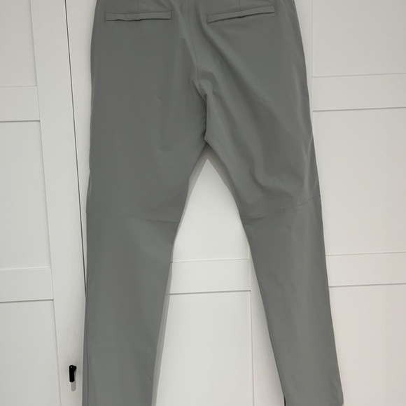 Lululemon men’s commission pants classic fit light grey - Picture 2 of 2